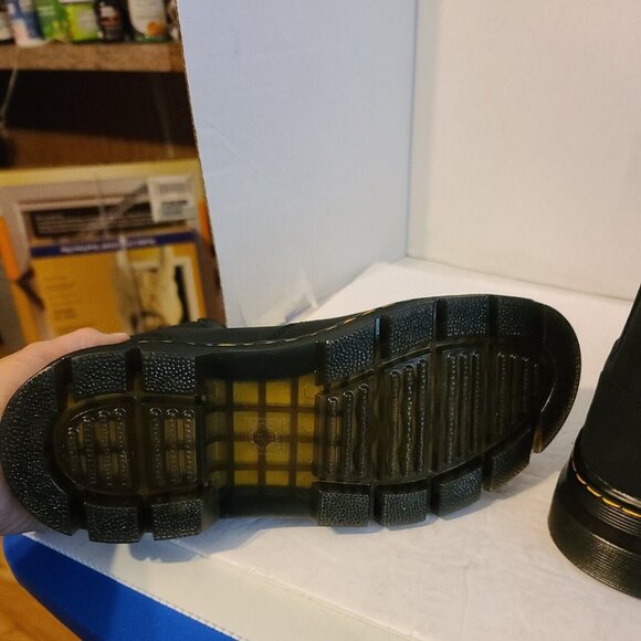 Dr Martens Boots Mens 7 Soft Air Wair Pull On Leather Slip Oil Resistant NEW - Picture 4 of 6